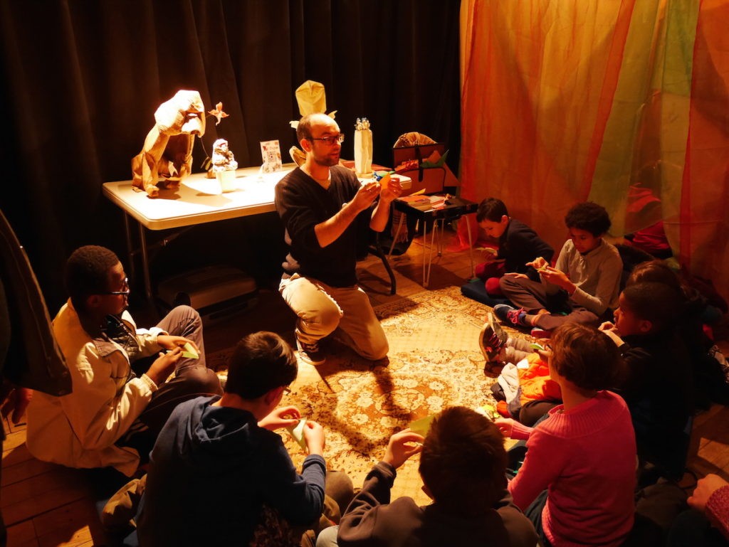 Activité origami pour les enfants au Festisol à Châteaudun